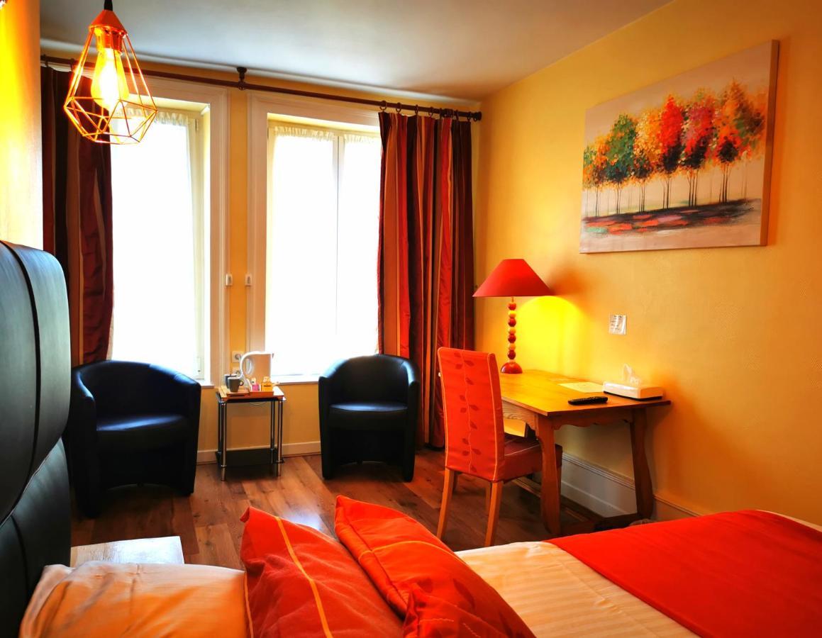 Отель Logis La Sapiniere Remilly-Aillicourt Экстерьер фото